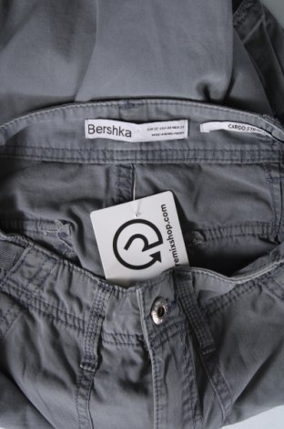 Дамски панталон Bershka, Размер XS, Цвят Сив, Цена 26,15 лв.