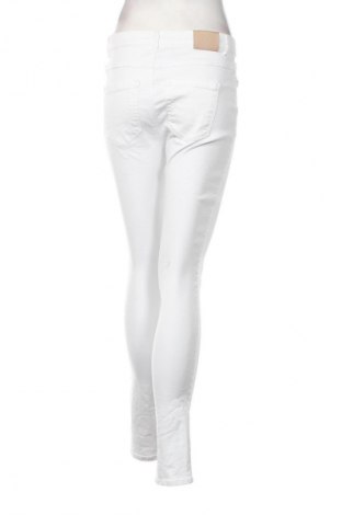 Pantaloni de femei ONLY, Mărime L, Culoare Alb, Preț 97,99 Lei