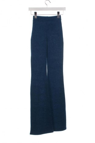 Дамски панталон Pull&Bear, Размер XS, Цвят Син, Цена 22,08 лв.