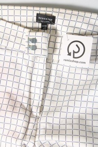 Pantaloni de femei Reserved, Mărime M, Culoare Alb, Preț 31,44 Lei