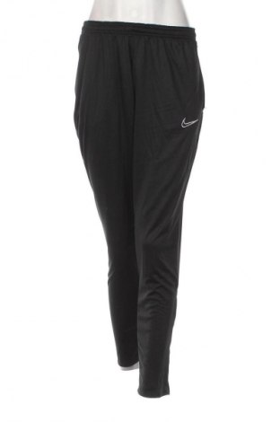Дамско спортно долнище Nike, Размер L, Цвят Черен, Цена 46,50 лв.