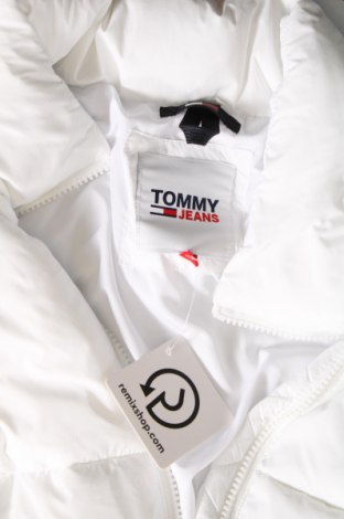 Дамско яке Tommy Jeans, Размер XL, Цвят Бял, Цена 143,99 лв.