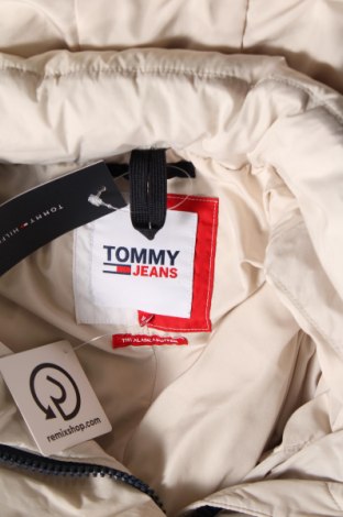 Дамско яке Tommy Jeans, Размер M, Цвят Бежов, Цена 247,99 лв.