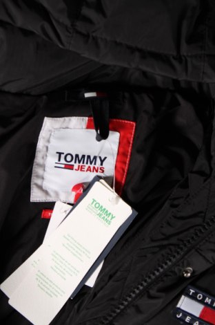 Дамско яке Tommy Jeans, Размер L, Цвят Черен, Цена 381,49 лв.