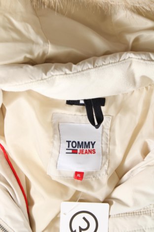 Γυναικείο μπουφάν Tommy Jeans, Μέγεθος XL, Χρώμα  Μπέζ, Τιμή 194,49 €