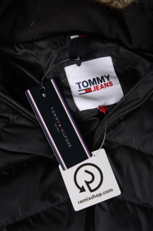 Дамско яке Tommy Jeans, Размер S, Цвят Черен, Цена 381,49 лв.