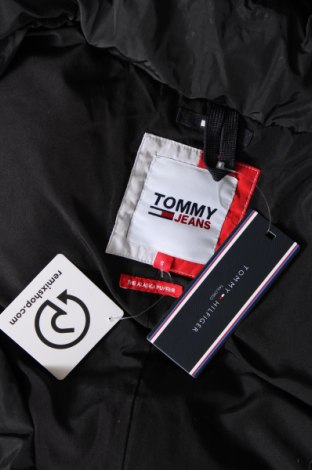 Дамско яке Tommy Jeans, Размер S, Цвят Черен, Цена 381,49 лв.