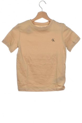 Dziecięcy T-shirt Calvin Klein Jeans, Rozmiar 7-8y/ 128-134 cm, Kolor Beżowy, Cena 127,99 zł