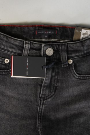 Dziecięce jeansy Tommy Hilfiger, Rozmiar 6-7y/ 122-128 cm, Kolor Szary, Cena 206,99 zł