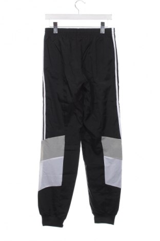 Pantaloni de trening, pentru copii Adidas, Mărime 15-18y/ 170-176 cm, Culoare Negru, Preț 234,21 Lei