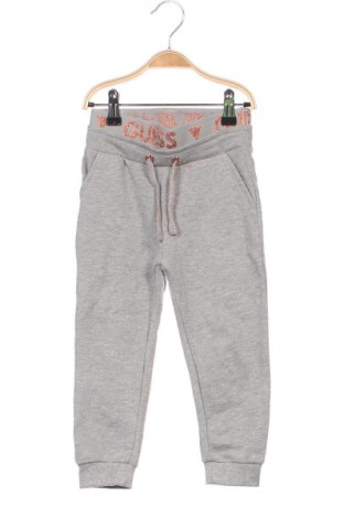 Kinder Sporthose Guess, Größe 3-4y/ 104-110 cm, Farbe Grau, Preis 20,65 €