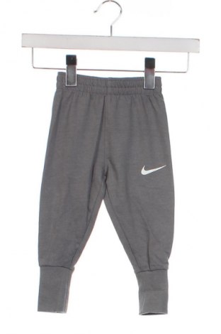 Kinder Sporthose Nike, Größe 9-12m/ 74-80 cm, Farbe Grau, Preis 11,99 €