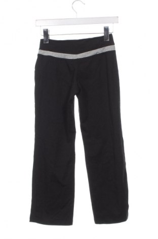 Kinder Sporthose Nike, Größe 7-8y/ 128-134 cm, Farbe Schwarz, Preis 23,66 €