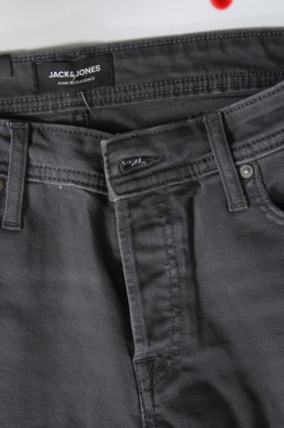 Мъжки дънки Jack & Jones, Размер M, Цвят Сив, Цена 115,00 лв.