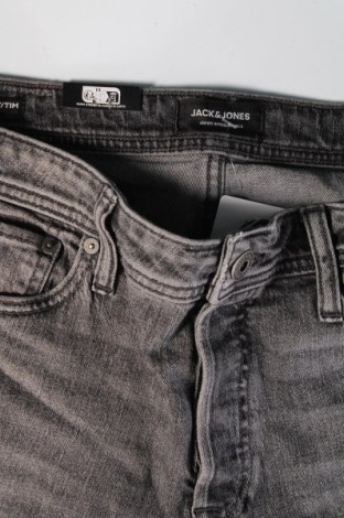 Мъжки дънки Jack & Jones, Размер M, Цвят Сив, Цена 115,00 лв.