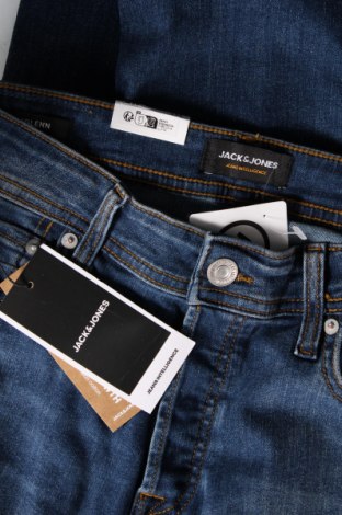 Blugi de bărbați Jack & Jones, Mărime S, Culoare Albastru, Preț 79,99 Lei