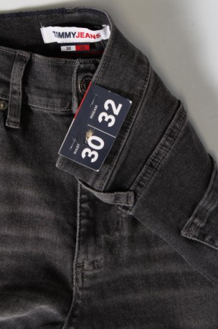 Pánské džíny  Tommy Jeans, Velikost S, Barva Šedá, Cena  1 309,00 Kč