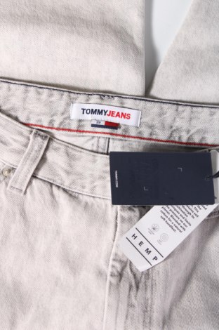 Pantaloni scurți de bărbați Tommy Jeans, Mărime M, Culoare Gri, Preț 407,89 Lei