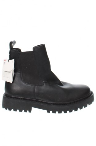 Herrenschuhe Pull&Bear, Größe 43, Farbe Schwarz, Preis 44,95 €