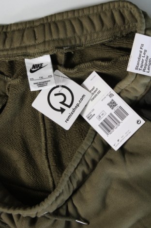 Pantaloni trening de bărbați Nike, Mărime XXL, Culoare Verde, Preț 305,92 Lei