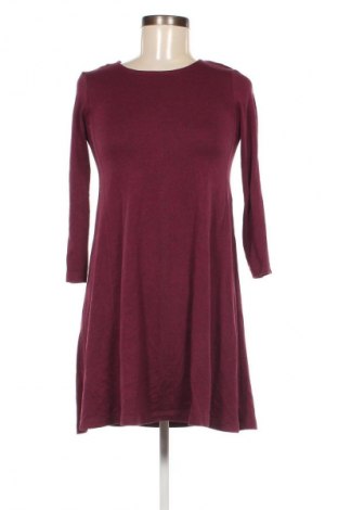 Kleid Stradivarius, Größe S, Farbe Lila, Preis 6,99 €