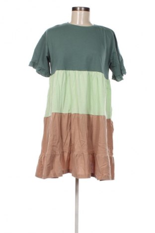 Φόρεμα Trendyol, Μέγεθος M, Χρώμα Πράσινο, Τιμή 27,84 €