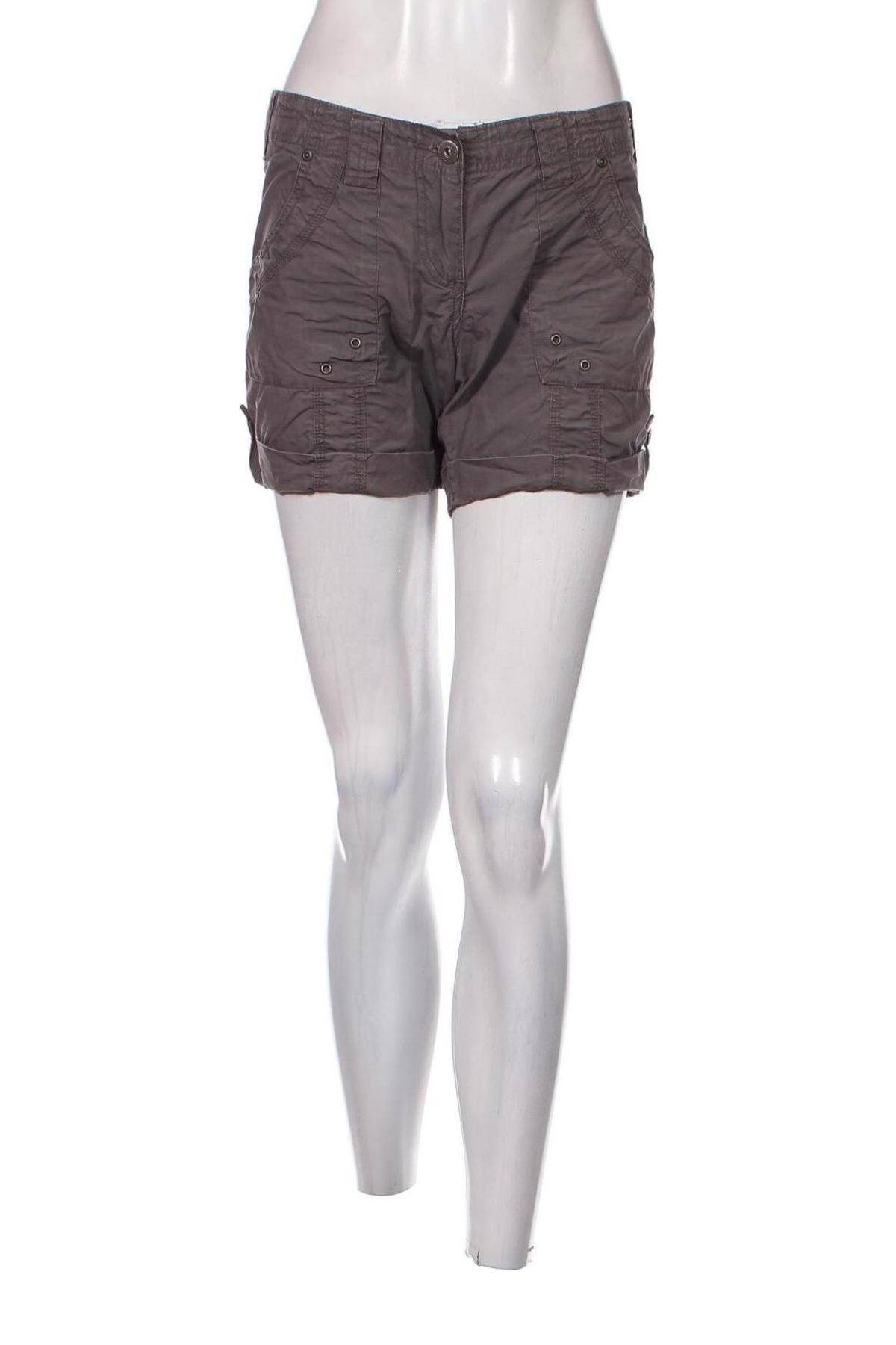 Damen Shorts Clockhouse, Größe M, Farbe Grau, Preis 15,73 €