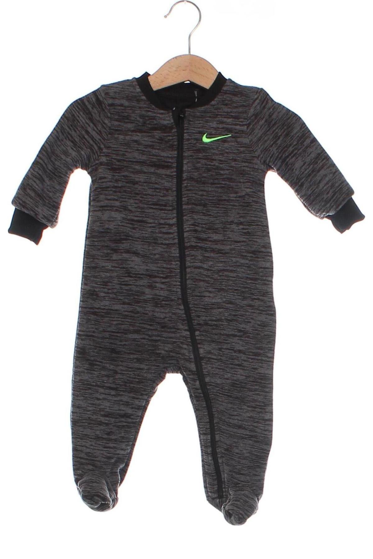 Dětská kombinéza  Nike, Velikost 3-6m/ 62-68 cm, Barva Šedá, Cena  1 739,00 Kč