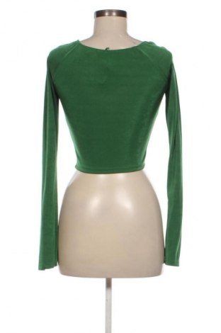 Damen Shirt Bershka, Größe M, Farbe Grün, Preis € 13,99
