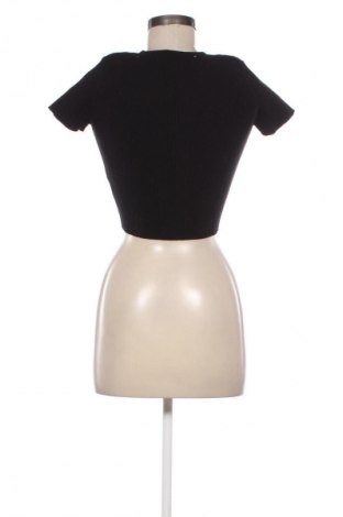 Damen Shirt Bershka, Größe M, Farbe Schwarz, Preis 9,72 €