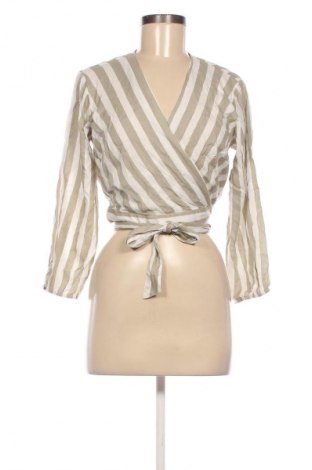 Damen Shirt Guido Maria Kretschmer for About You, Größe M, Farbe Mehrfarbig, Preis € 39,39