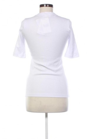 Γυναικεία μπλούζα In Wear, Μέγεθος M, Χρώμα Λευκό, Τιμή 59,99 €