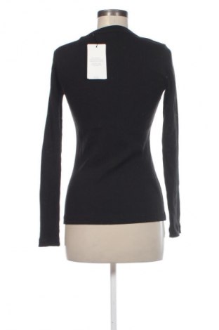 Γυναικεία μπλούζα In Wear, Μέγεθος M, Χρώμα Μαύρο, Τιμή 69,99 €