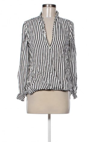 Damen Shirt Zara Trafaluc, Größe S, Farbe Mehrfarbig, Preis 18,99 €