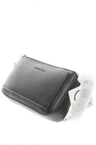 Damentasche Calvin Klein Jeans, Farbe Schwarz, Preis 104,99 €