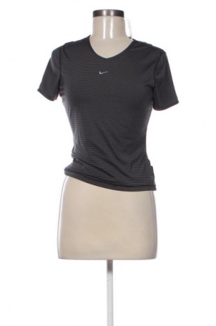 Tricou de femei Nike, Mărime M, Culoare Multicolor, Preț 71,05 Lei