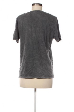 Dámské tričko Stradivarius, Velikost XL, Barva Vícebarevné, Cena  279,00 Kč