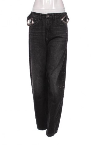 Damskie jeansy Bershka, Rozmiar M, Kolor Czarny, Cena 44,11 zł
