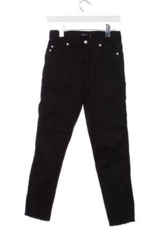 Damskie jeansy Bershka, Rozmiar S, Kolor Czarny, Cena 67,41 zł