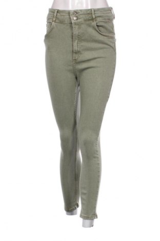 Damskie jeansy Bershka, Rozmiar M, Kolor Zielony, Cena 66,99 zł