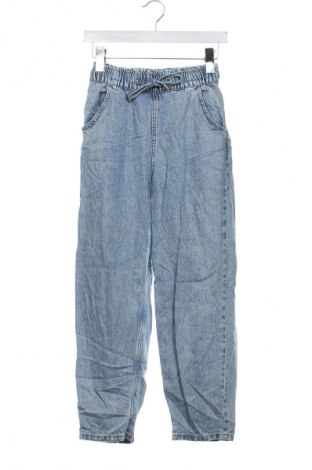 Damskie jeansy Bershka, Rozmiar XS, Kolor Niebieski, Cena 95,99 zł
