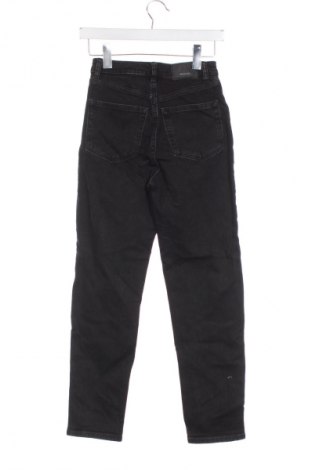 Dámské džíny  Bershka, Velikost XS, Barva Černá, Cena  469,00 Kč