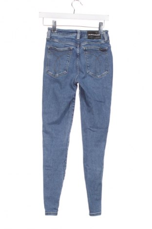 Γυναικείο Τζίν Calvin Klein, Μέγεθος XS, Χρώμα Μπλέ, Τιμή 46,00 €