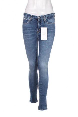 Дамски дънки Calvin Klein Jeans, Размер M, Цвят Син, Цена 169,99 лв.