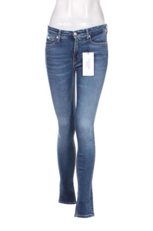 Дамски дънки Calvin Klein Jeans, Размер M, Цвят Син, Цена 167,99 лв.