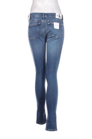 Дамски дънки Calvin Klein Jeans, Размер M, Цвят Син, Цена 167,99 лв.