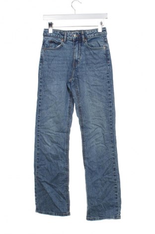 Дамски дънки Gina Tricot, Размер XS, Цвят Син, Цена 34,99 лв.