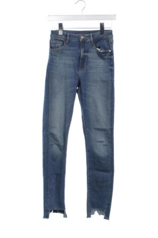 Damen Jeans Guess, Größe S, Farbe Blau, Preis 38,36 €