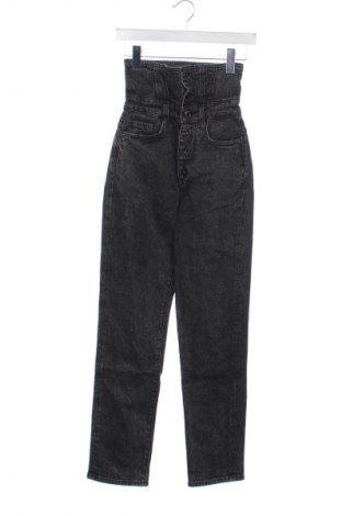 Dámske džínsy  Guess, Veľkosť XS, Farba Sivá, Cena  76,61 €