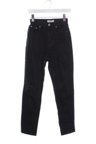 Dámské džíny  Pull&Bear, Velikost XXS, Barva Černá, Cena  366,00 Kč